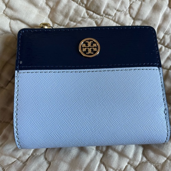 Tory Burch Wallet Never Used - Picture 1 of 4